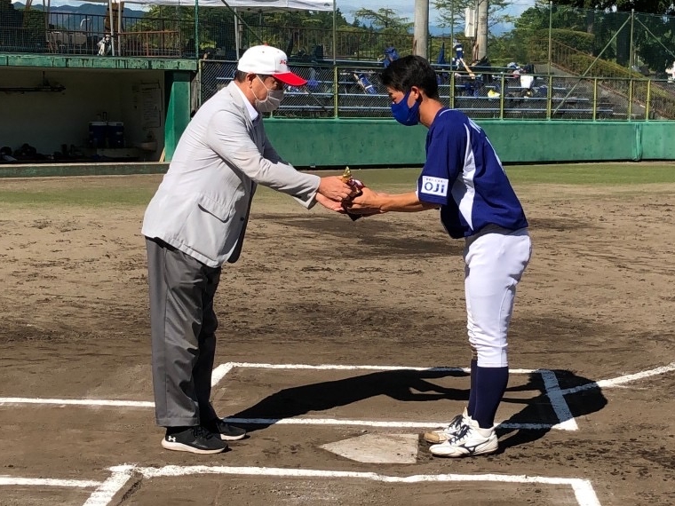 第36回高山大会_首位打者賞.JPG (394 KB)