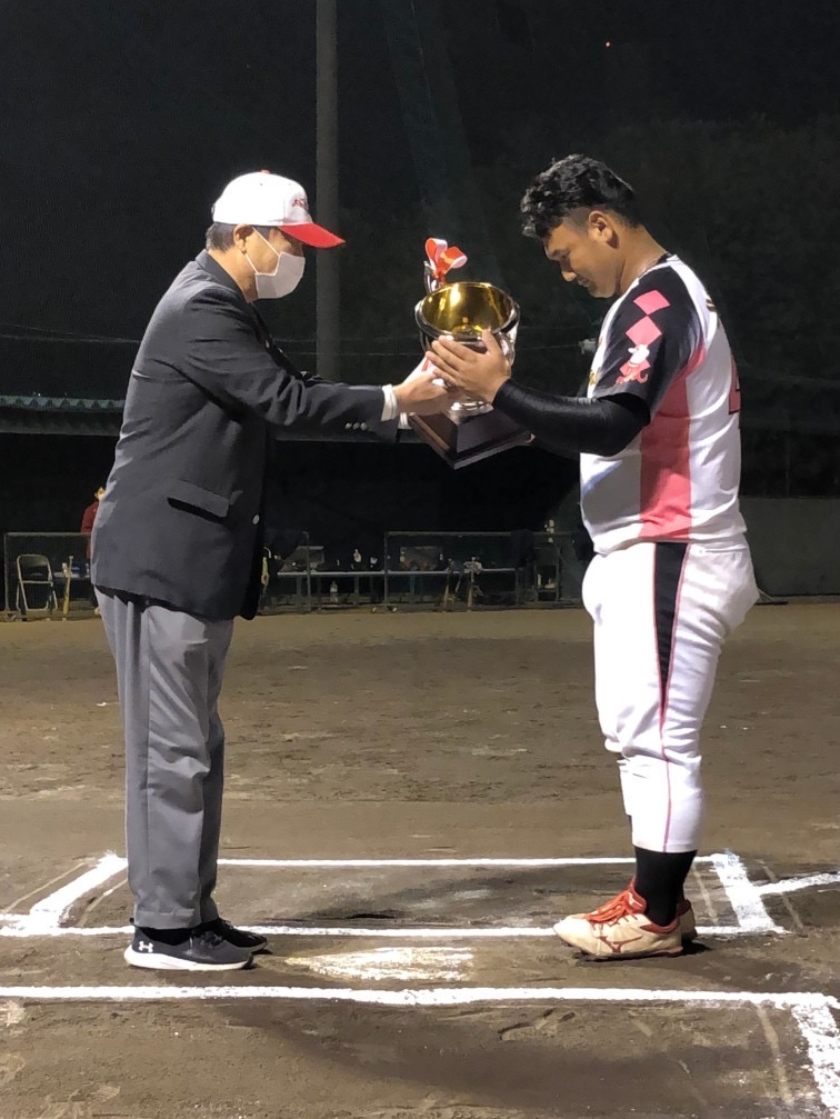 第8回東海クラブ選手権_優勝杯.png (1.08 MB)