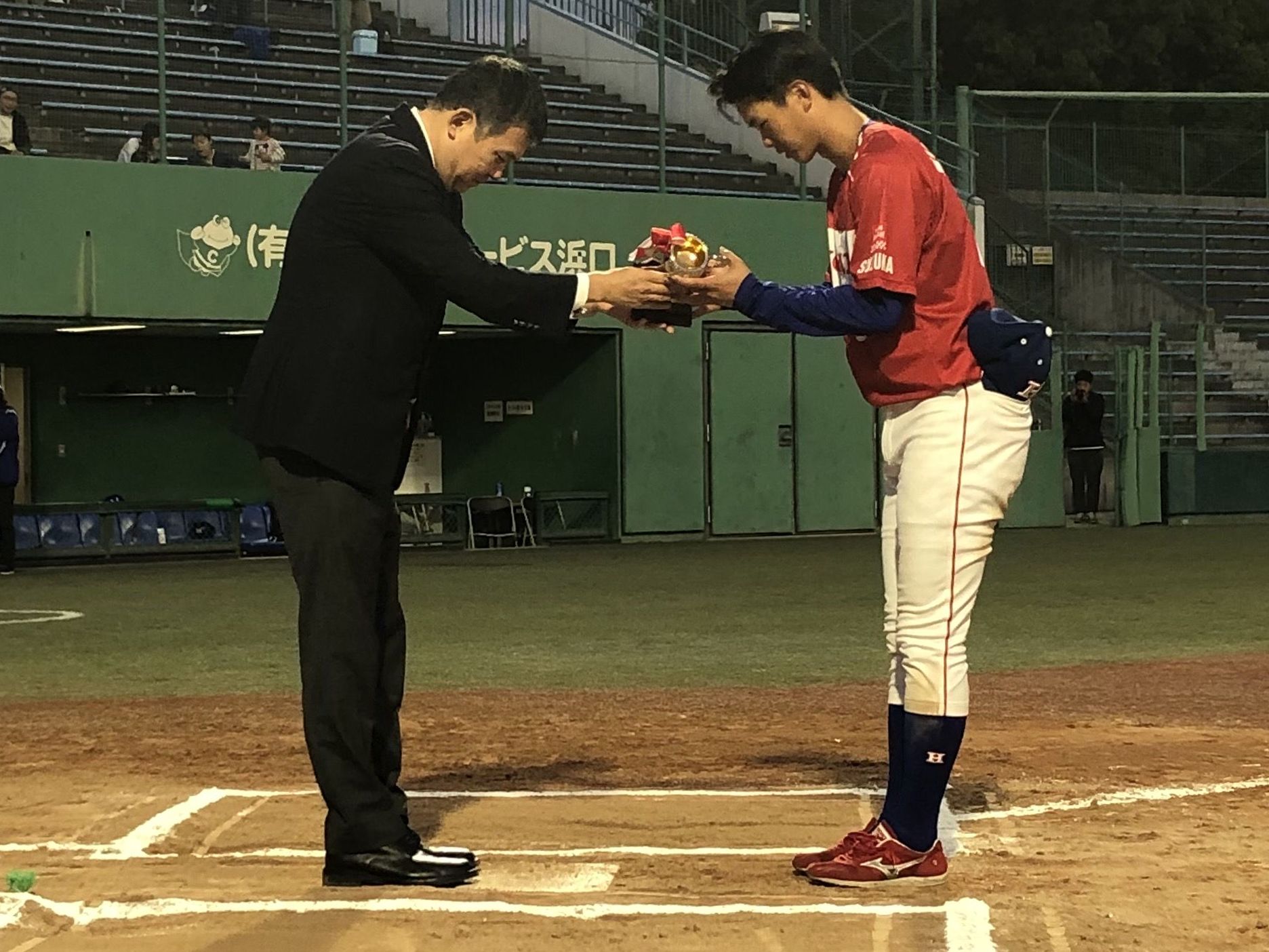 第71回伊勢松阪大会_優勝杯毎日.jpg