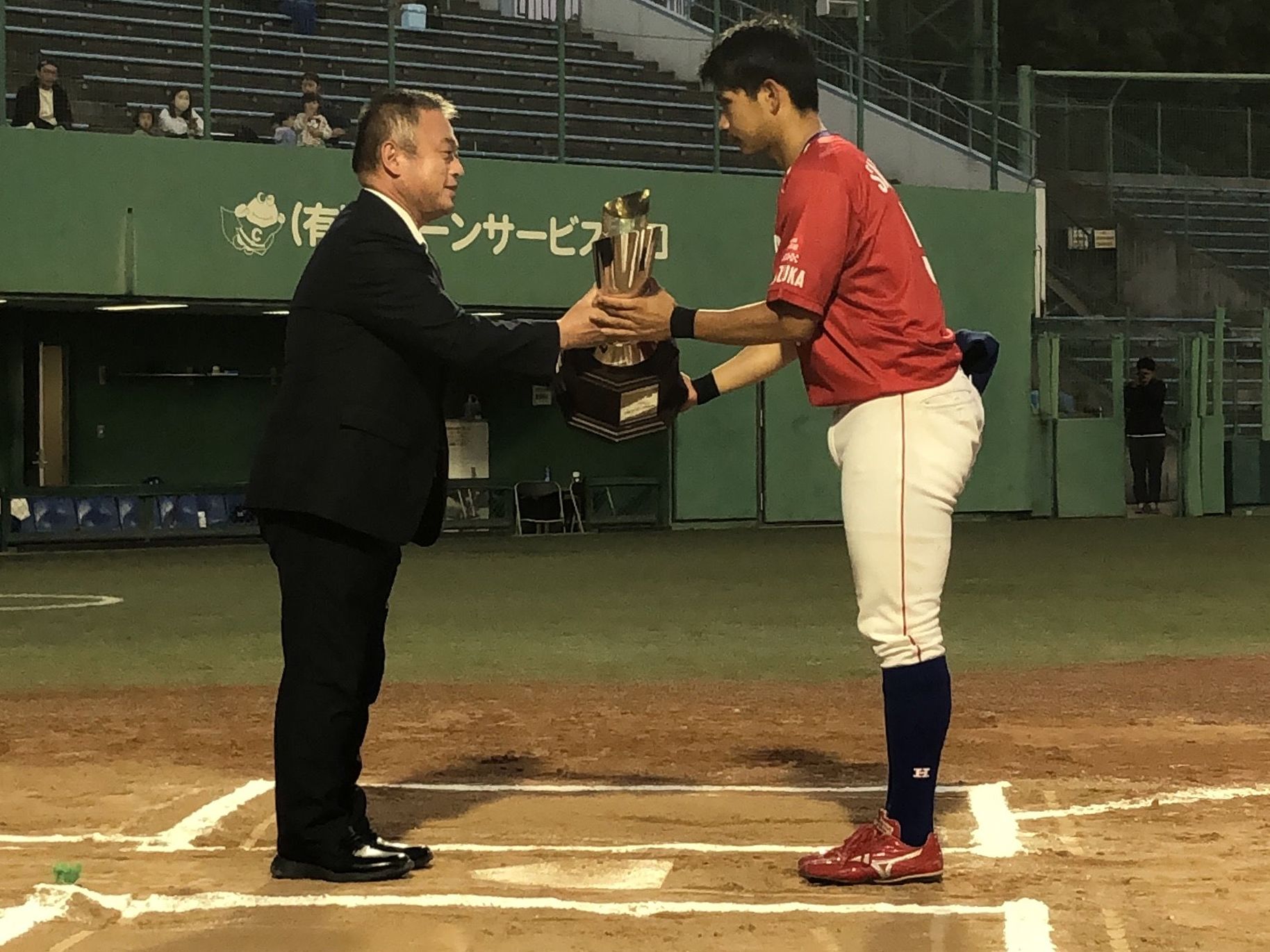 第71回伊勢松阪大会_優勝杯神宮.jpg
