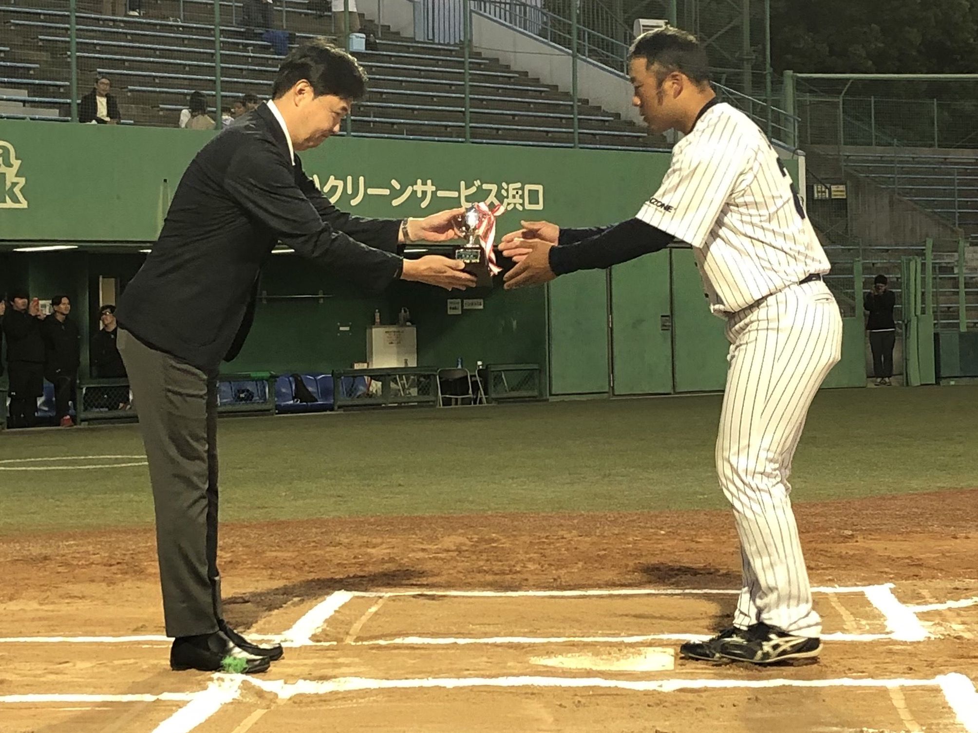 第71回伊勢松阪大会_準優勝杯.jpg