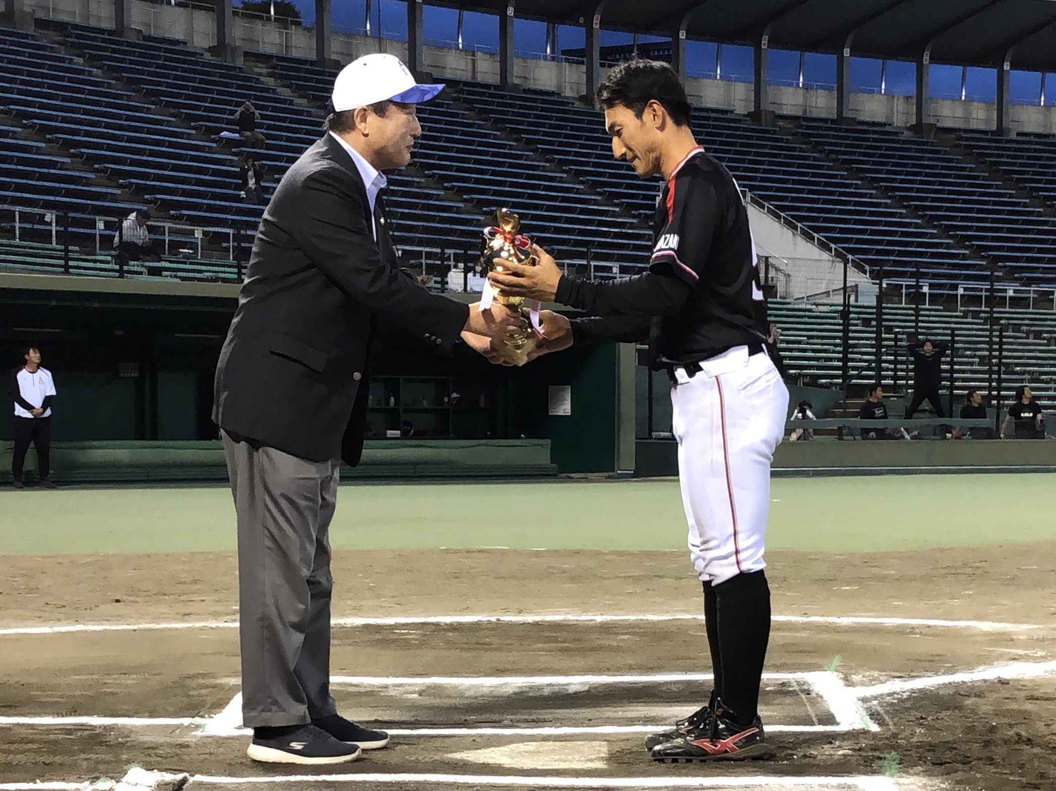 第75回ベ杯_準優勝杯.jpg