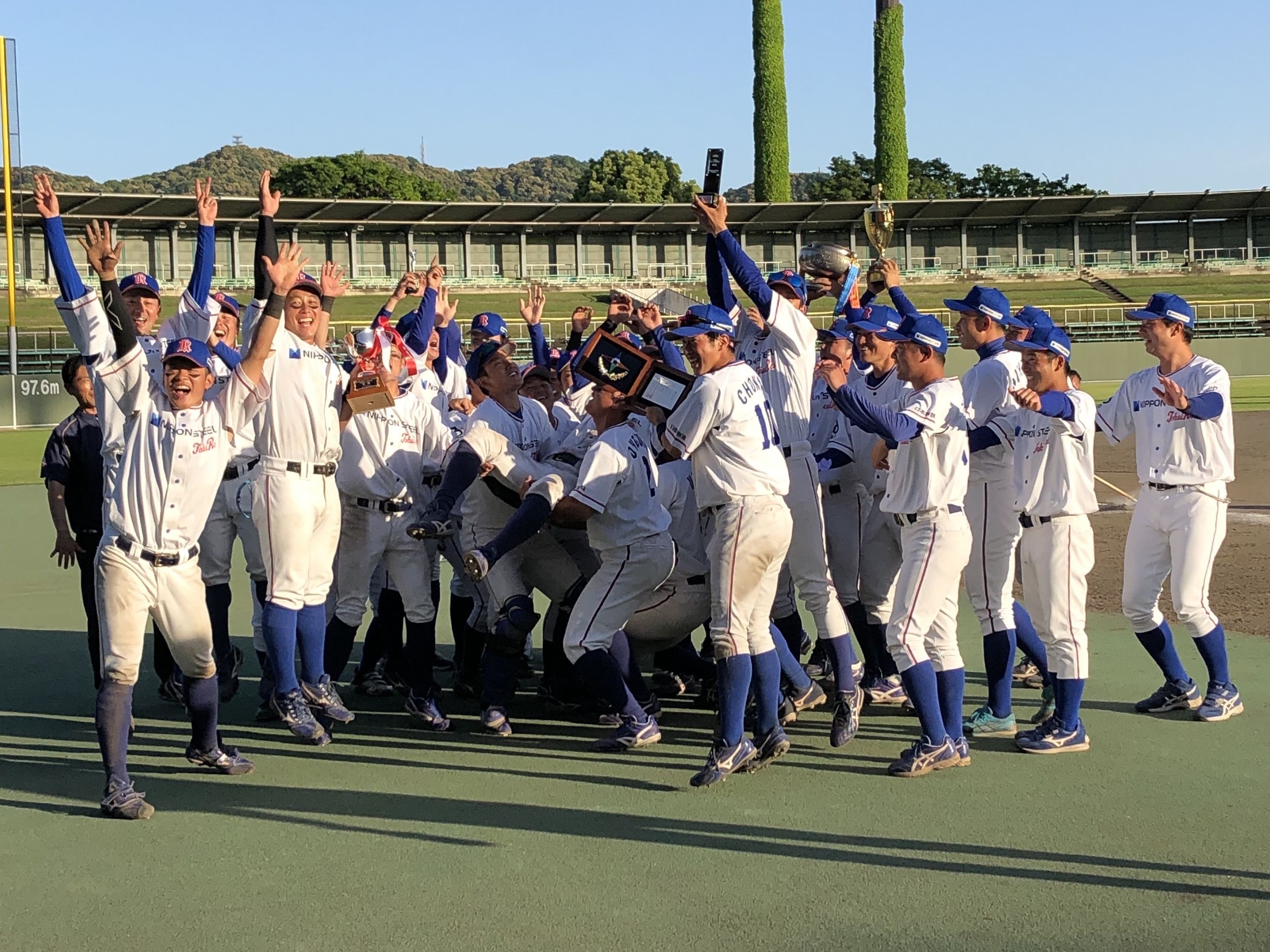 第76回ベーブルース杯_表彰_優勝2.jpeg