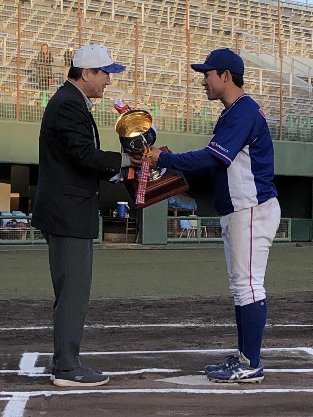 優勝杯_武藤健司_2024年東海春季.jpg