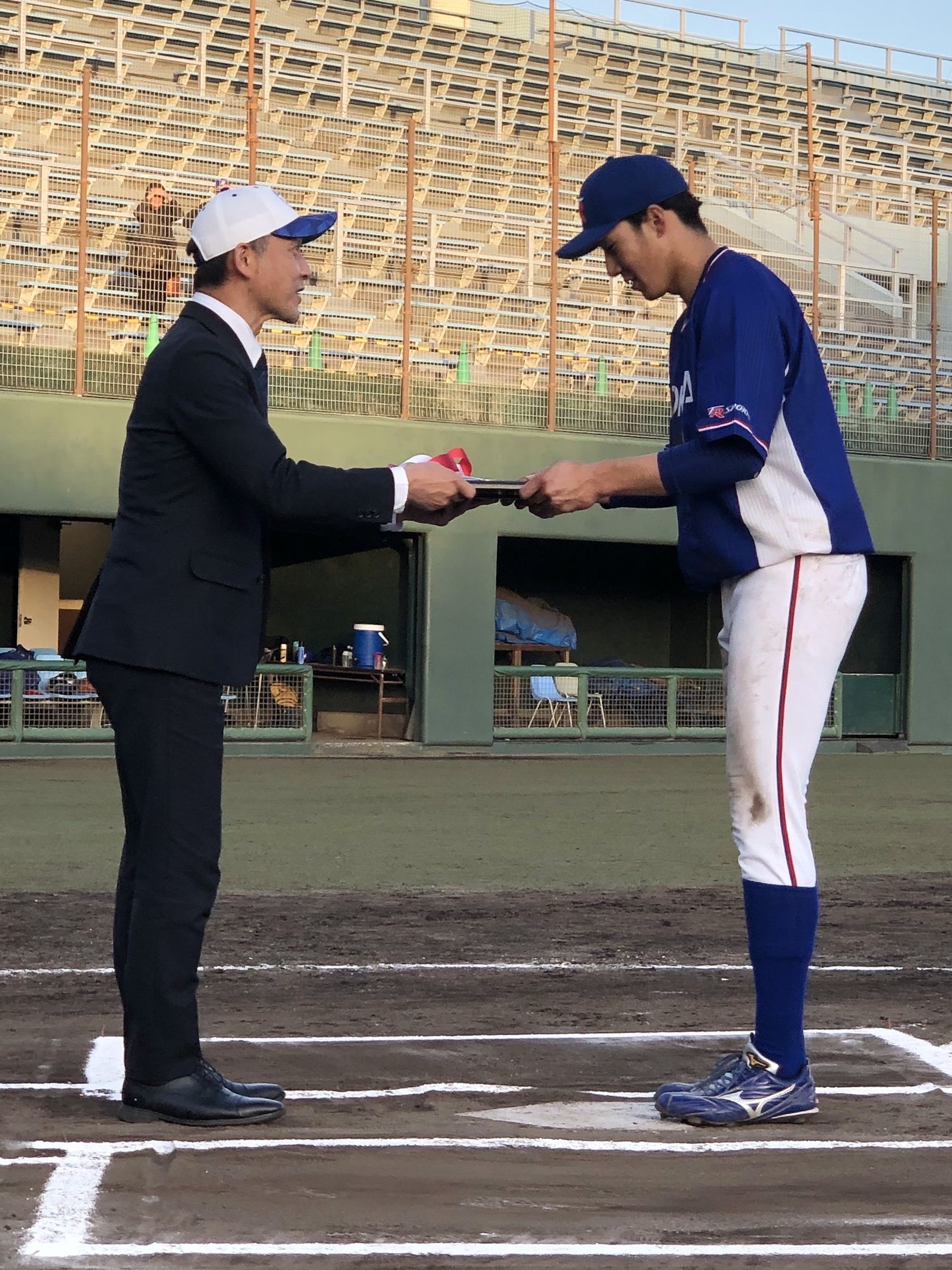 優勝盾_鈴木滉世_2024年東海春季.jpg