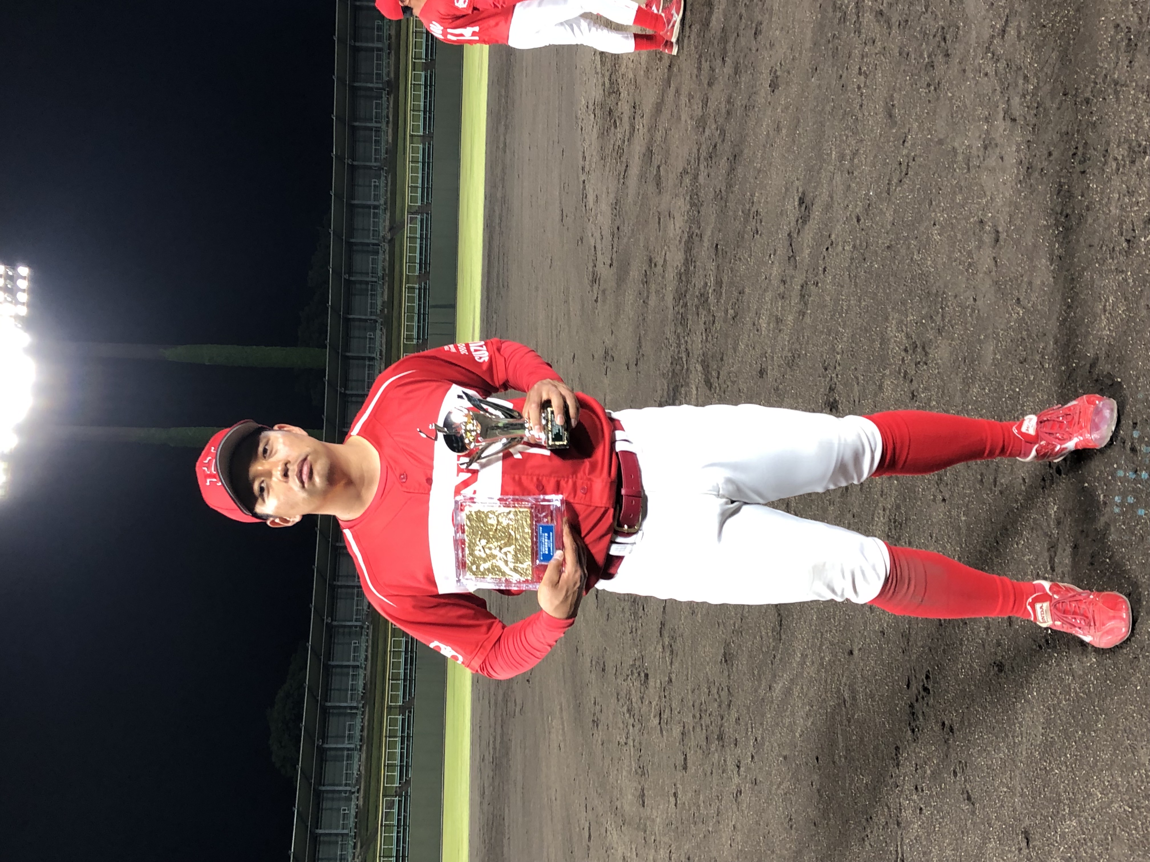 第77回ベーブルース杯_表彰_最優秀選手賞2.jpeg